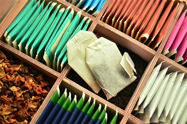 ベッカムバラは話題作りか？白バラの育て方と静かな贅沢ガーデンの実践法